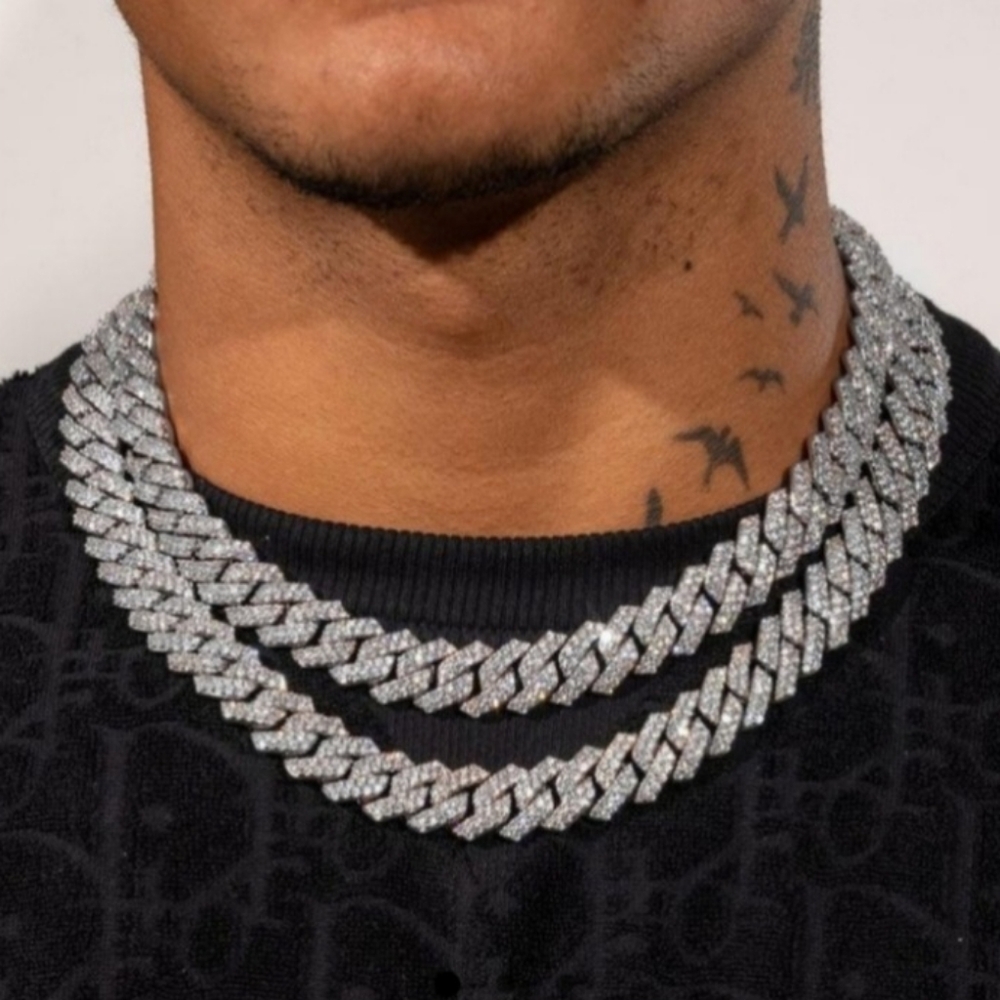 ☆NWOT 20 in. Iced Out Cartice Cuban Link w/ Box Clasp Necklace (Didn't Fit Me)☆